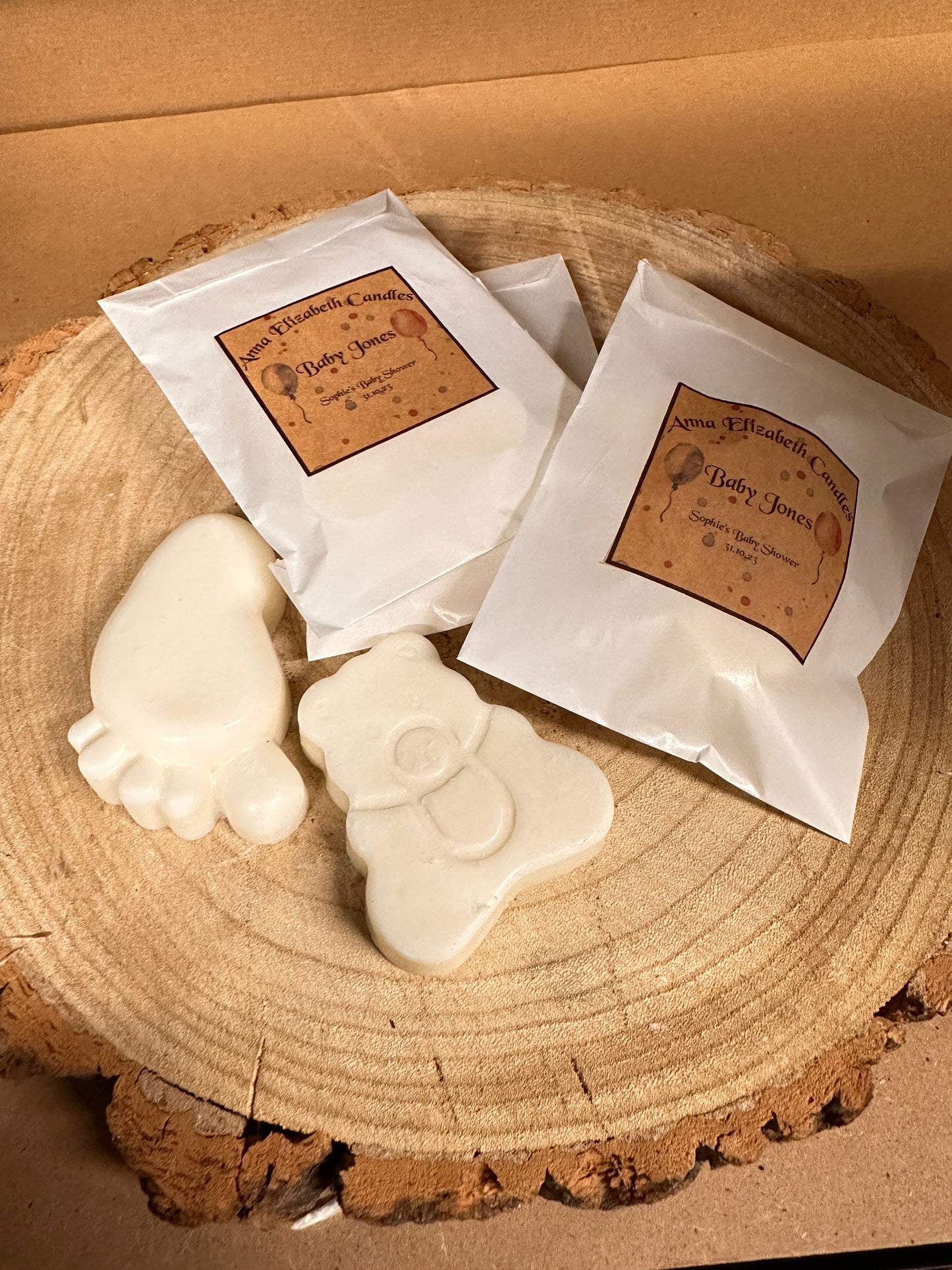 To make it even more special, our baby shower wax melts come in personalised bags. Customise the bags with the baby&#39;s name, shower date or heartfelt message, creating a unique and memorable keepsake for your guests.