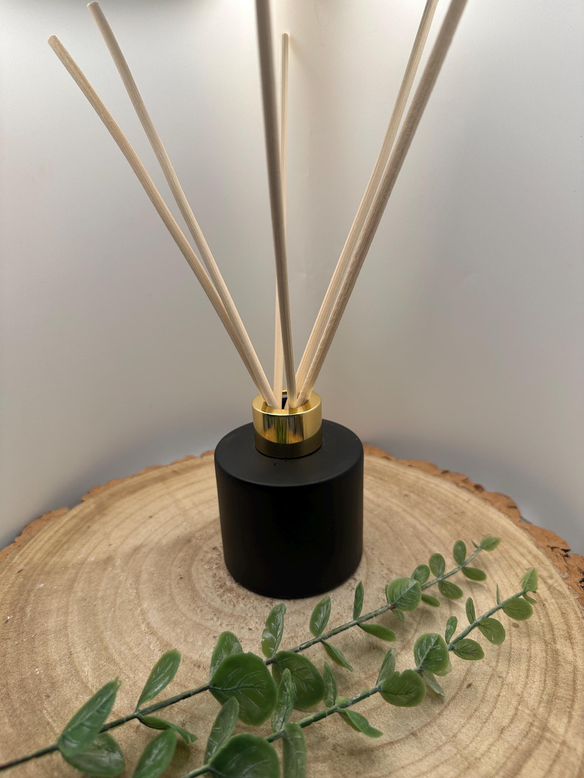 Black Frosted Reed Diffuser, Long Lasting Natural Scent, Vegan & Refillable, Handmade in Wales