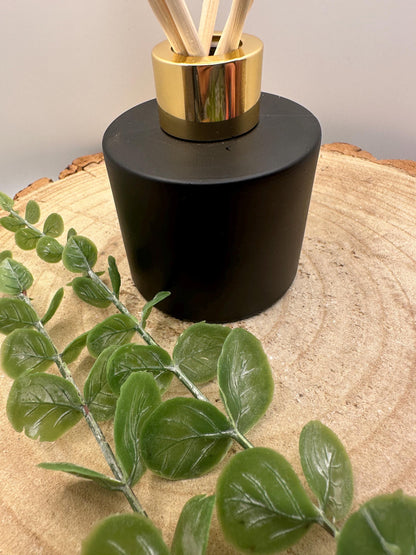 Black Frosted Reed Diffuser, Long Lasting Natural Scent, Vegan & Refillable, Handmade in Wales