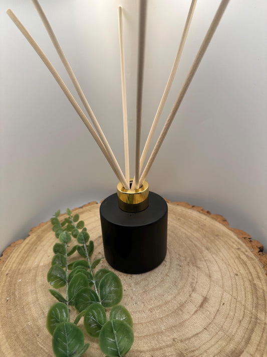 Black Frosted Reed Diffuser, Long Lasting Natural Scent, Vegan & Refillable, Handmade in Wales