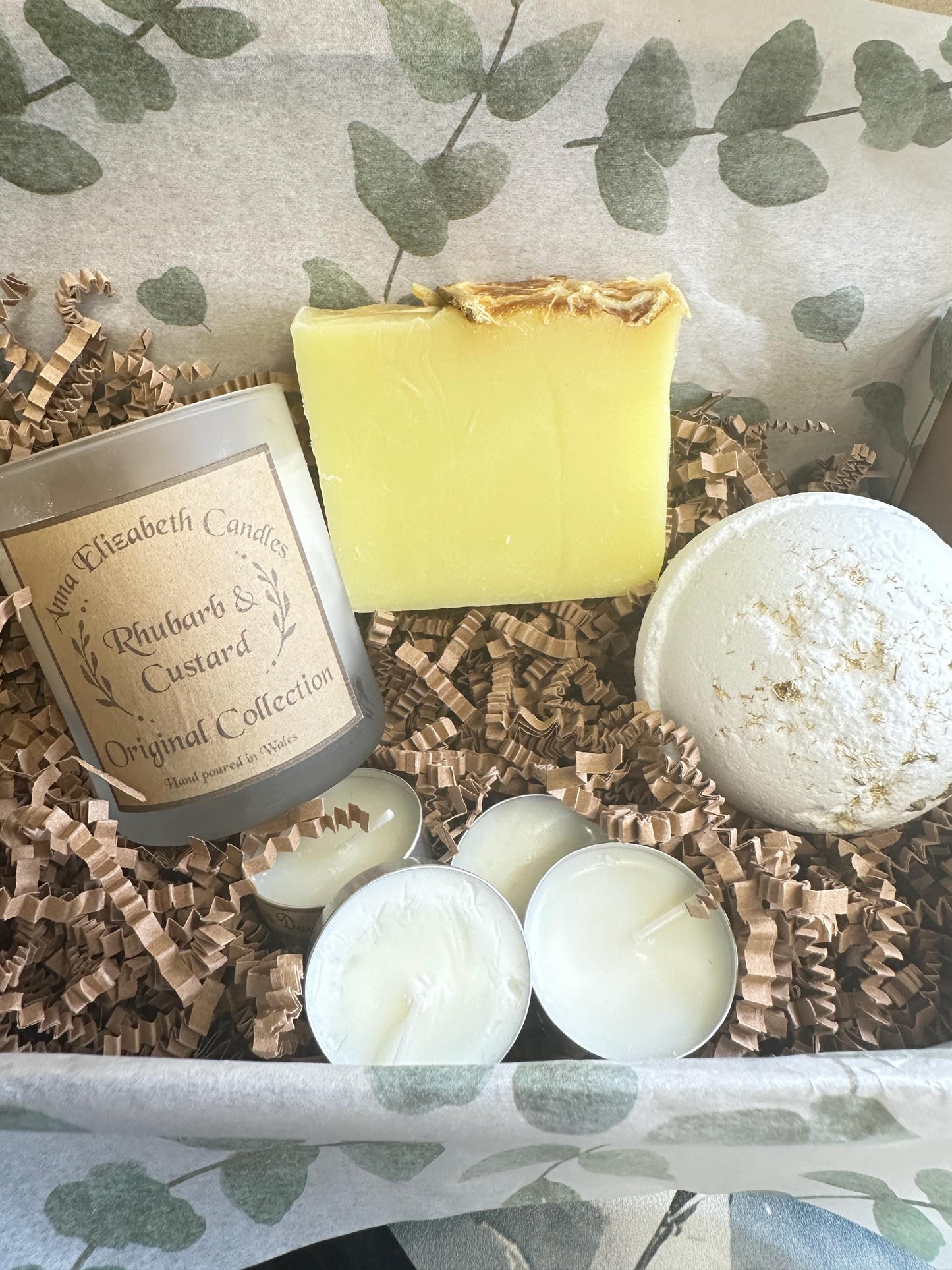 Personalised Candle & Soap Gift Box with Bath Bomb, Medium Frosted Candle Gift Set, Gifts for Her, Thank you Gift, Personalised Gift