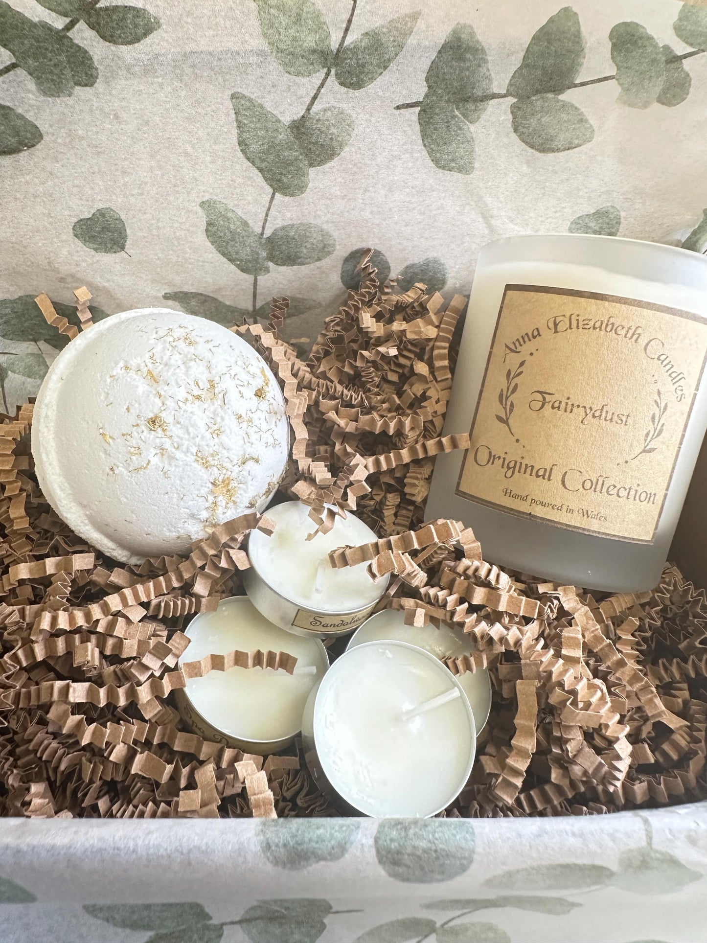 Personalised Candle & Bath Bomb Gift Set, Medium Frosted Candle with Luxury Bath Bomb, Pamper Gift for Her, Wellness Gift Box