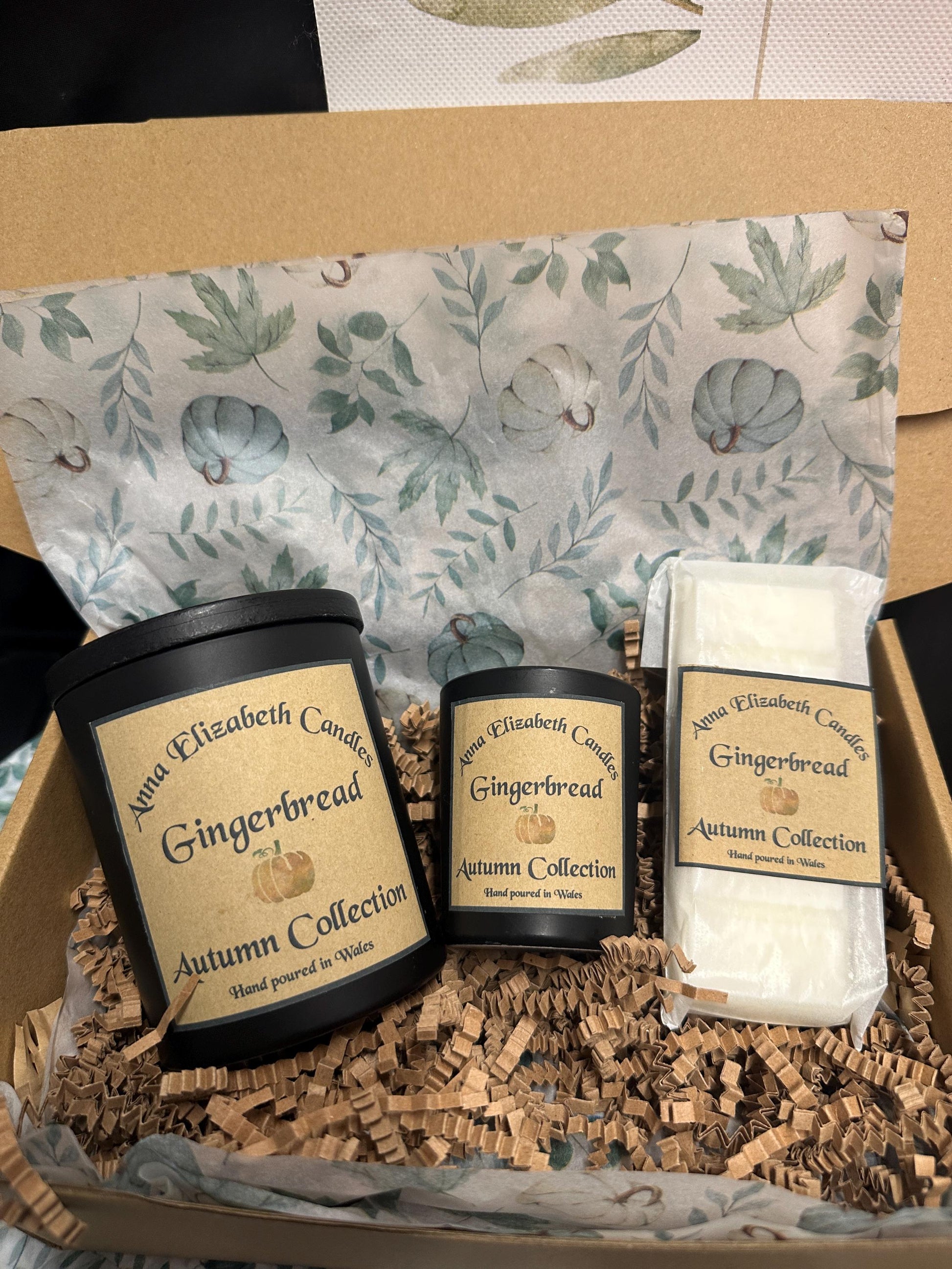 Autumn Scent Gift Box, Large & Mini Olive Wax Candles with Wax Melt Snapbar in Autumnal Scents, Pumpkin Spice, Gingerbread
