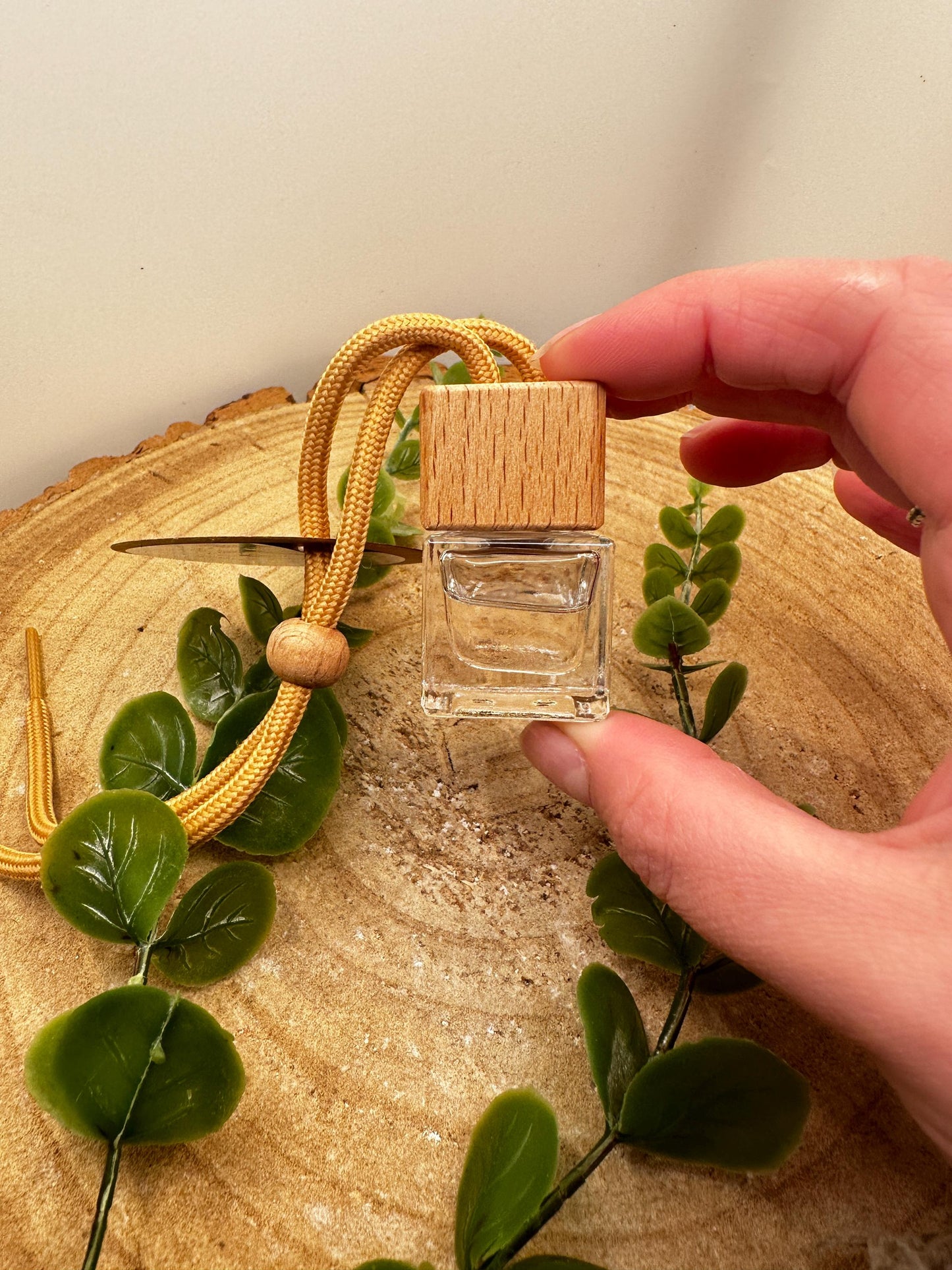 Car Air Freshener, Refillable Hanging Car Diffuser, Long Lasting Fragrance, Eco Friendly, Reusable
