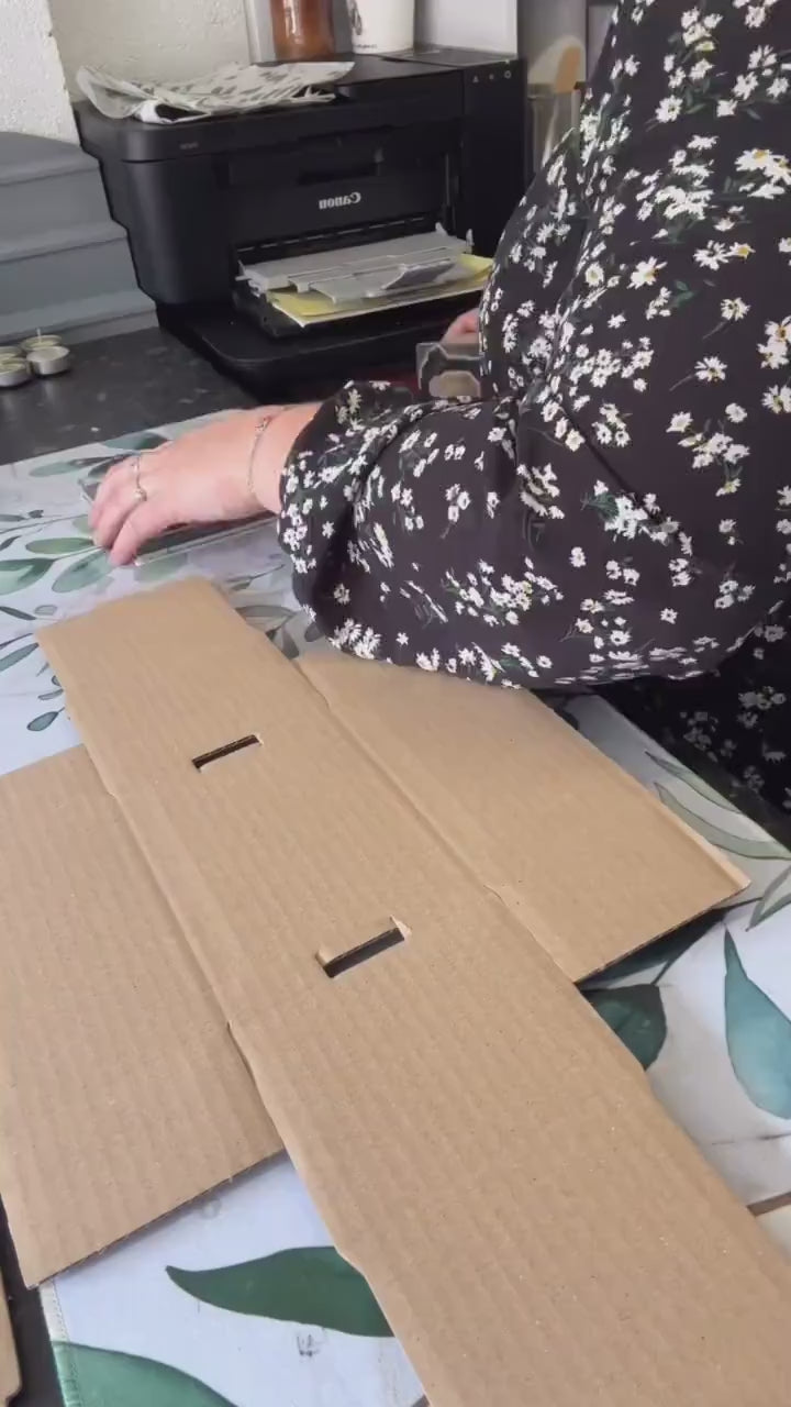 Christmas Candle Gift Box, Set of 5 Mini Christmas Candles, Cosy Seasonal Gift Set, Christmas Home Fragrance